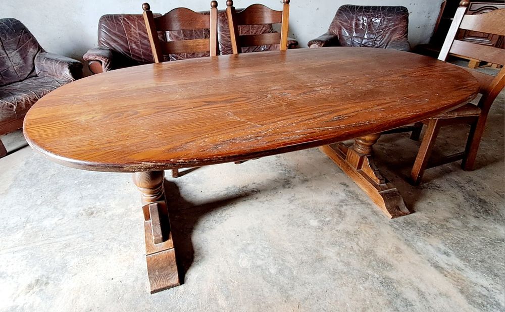 Mesa e cadeiras de sala - Estilo Holandês - Usado