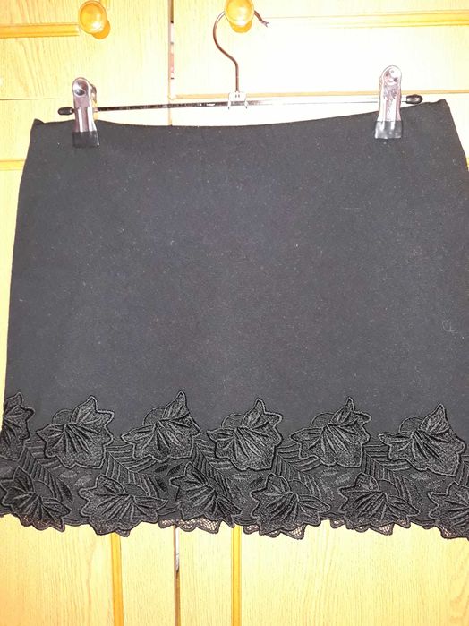 Topshop трикотажная черная юбка с кружевами