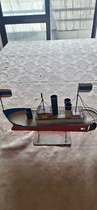 Peça artesanal, modelo artesanal  de um navio a vapor