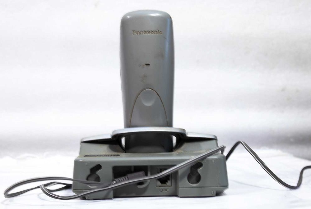 Телефоны KX-T2335 и KX-TG1107UA Panasonic