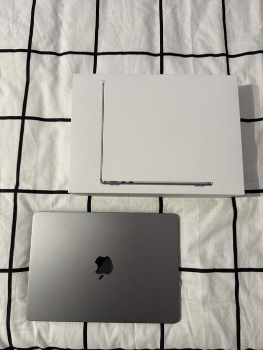 Macbook 13” Air M3 2024r. 24GB 512 GB
