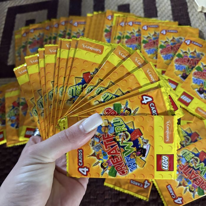 коллекционные карточки LEGO Create the World от Sainsbury's.