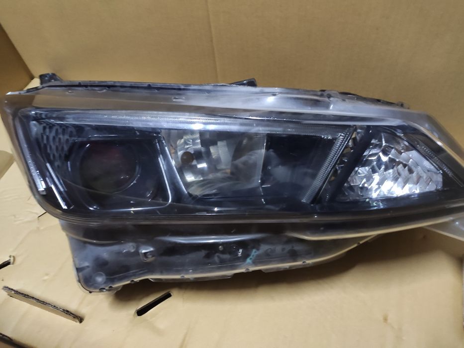 Ótica / vidro Nissan leaf ZE1 2018+