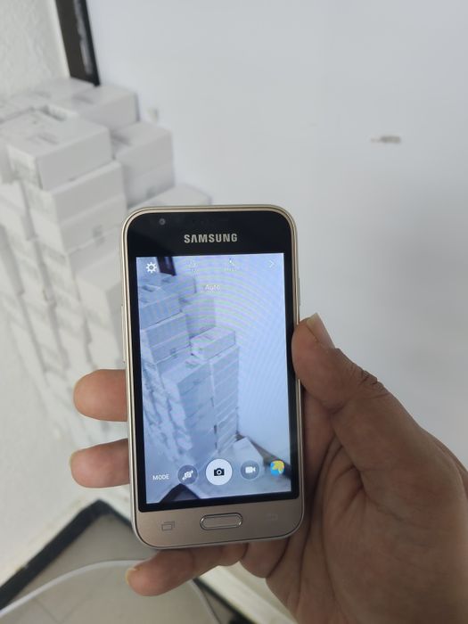 Samsung Galaxy J1 mini 8GB com caixa e acessórios