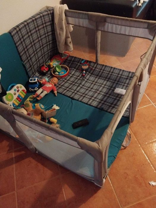 Parque para bébé brincar