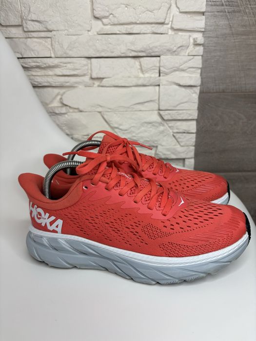 Оригінальні жіночі  легкі кросівки Hoka 38,5