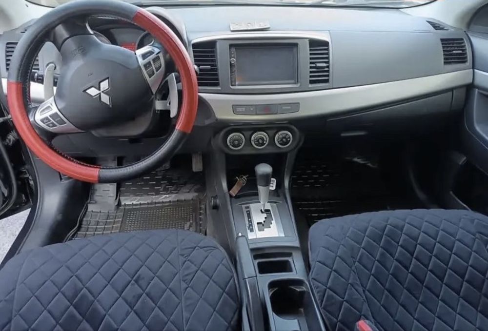 Автомобіль Mitsubishi Lancer X