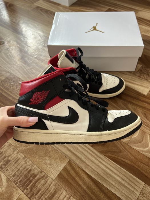 Кросівки 39р Nike WMNS AIR JORDAN 1 MID