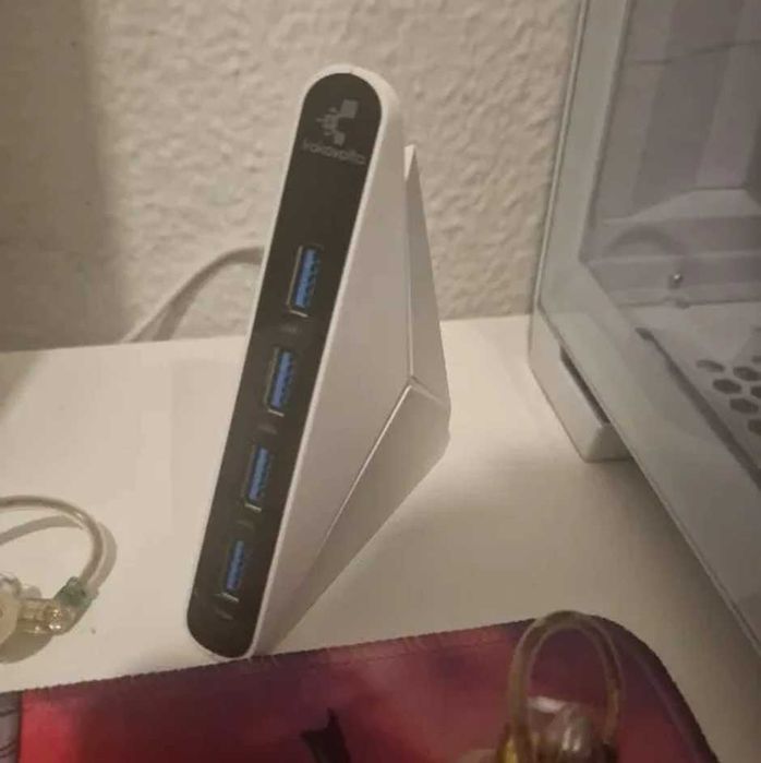 USB 3.0 Юсб Хаб на 4 порти з Type-C та LED підсвіткою 5Gbps дуже гарно світиться б/у