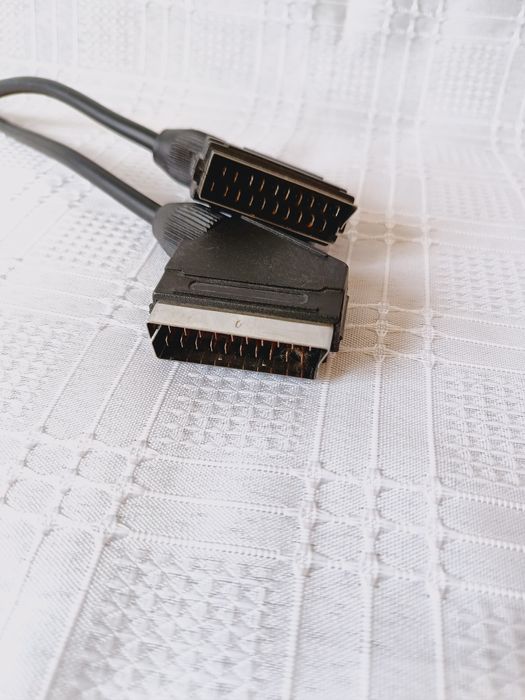 Kabel USB łączący telewizor z dekoderem