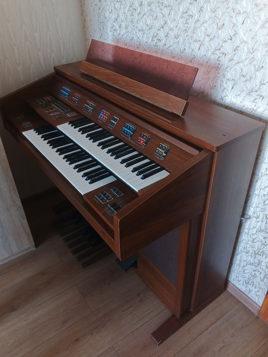 Електроорган Yamaha