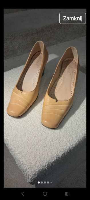 Czółenka skórzane