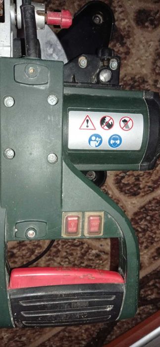 Пила торцовочная Metabo KS 216 M Lasercut