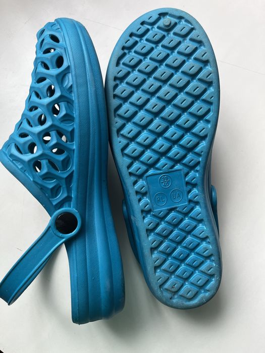 Жіночі крокси / резинові тапки