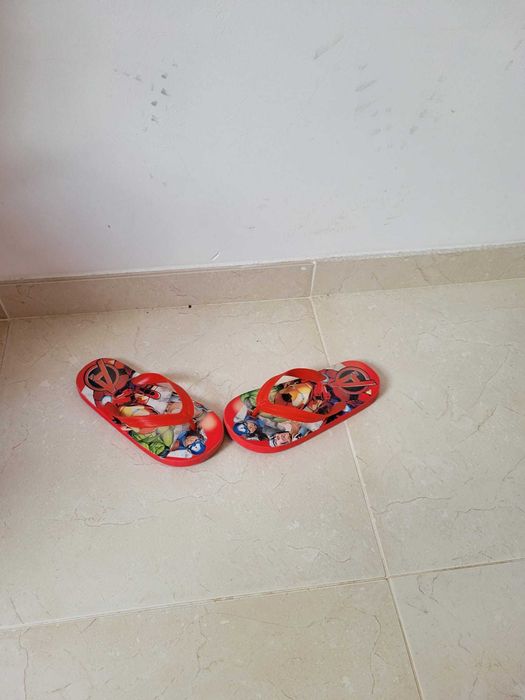 Chinelos Marvel usado