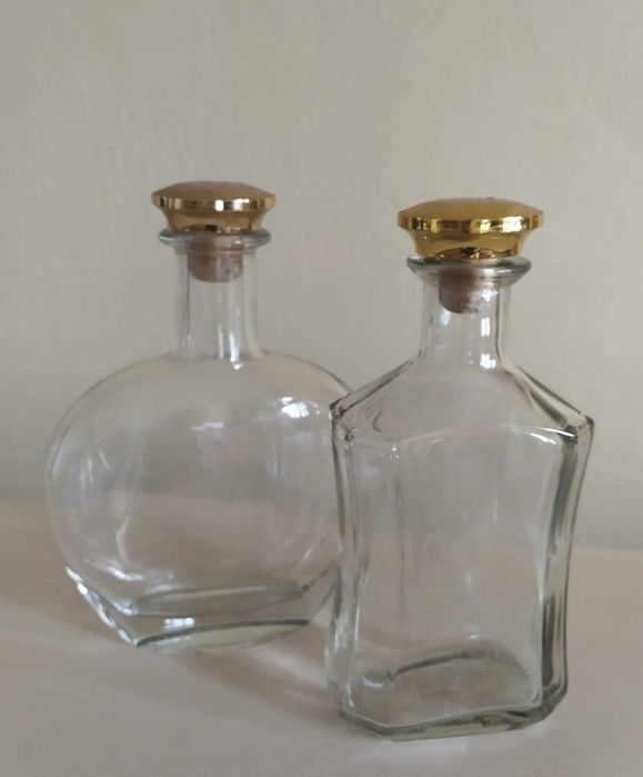 Винная бутылка без этикеток