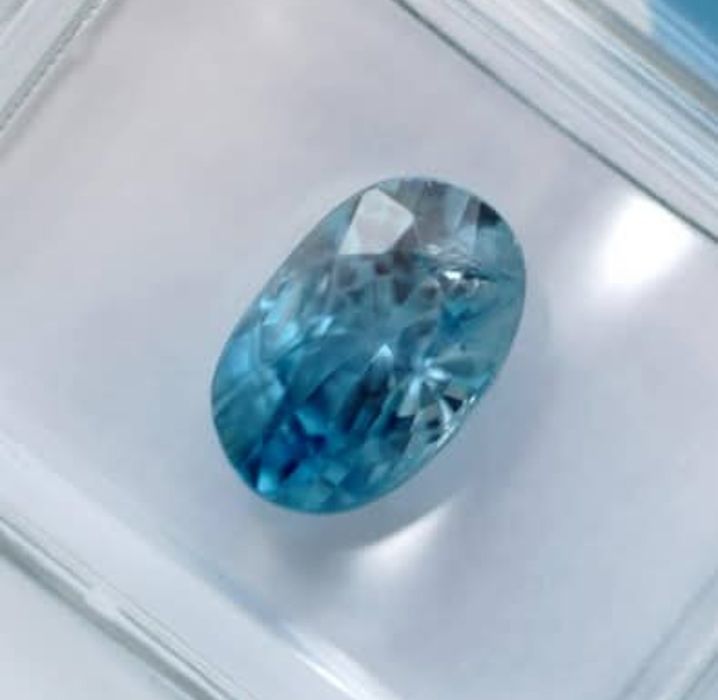 Cyrkon Naturalny 3.16 ct z Certyfikatem IGI