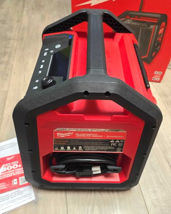 Milwaukee 2956-20 M18 Bluetooth Radio Głośnik Ładowarka z mocowaniem