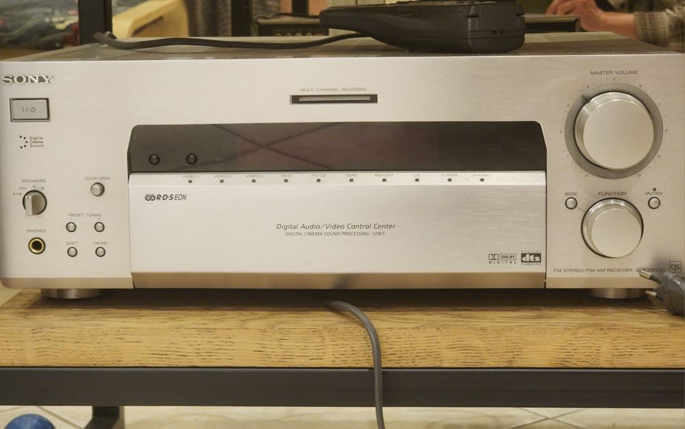 Amplituner Sony STR-DB830