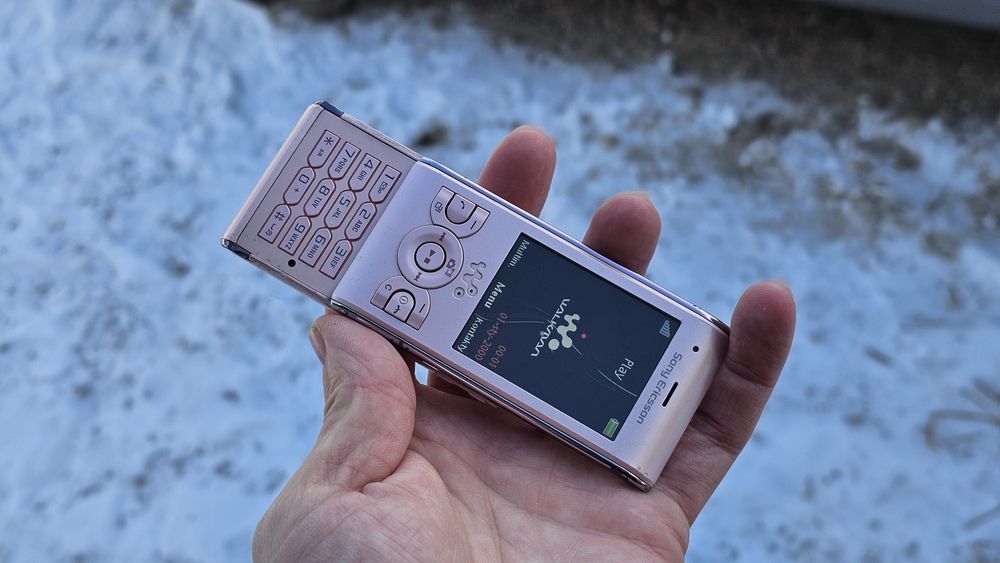 Sony Ericsson W595 Różowy. Ładny.