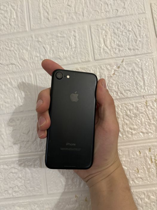 Продам iphone 7 128GB Black 83% акб