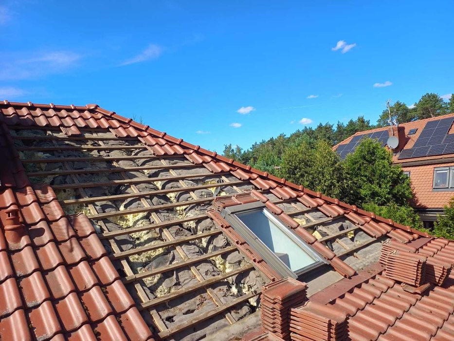 Naprawy dachów po kunach / kuna na dachu/Izolacje pianą PUR i celulozą