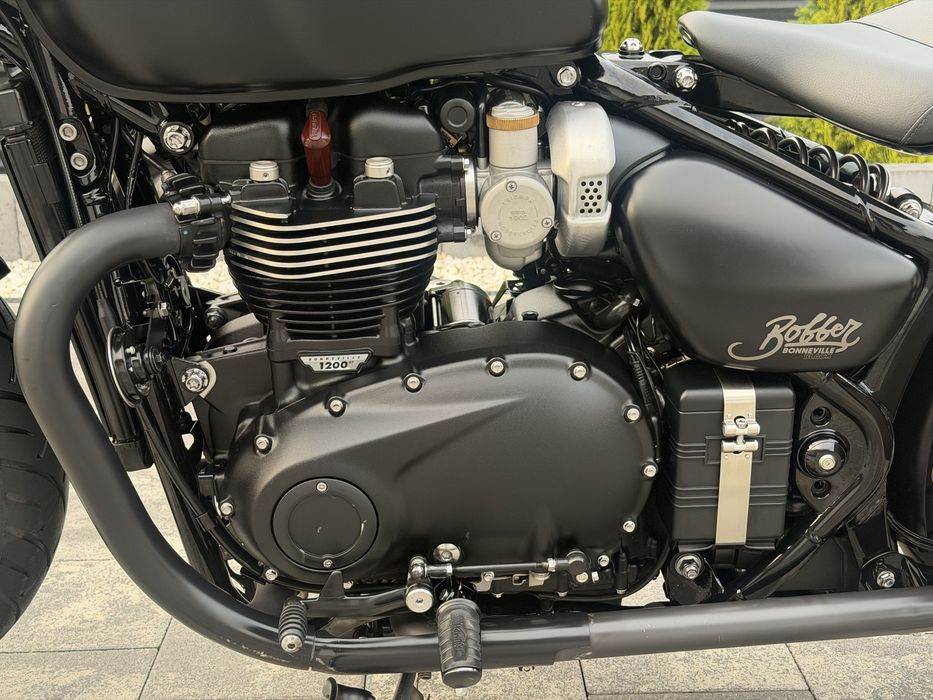 triumph bonneville bobber 1200