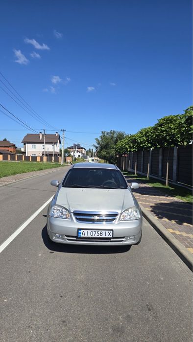 Машина Chevrolet Lacetti