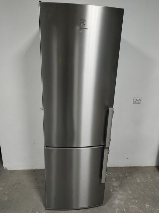 Холодильник Еlektrolux 185 cm. Металік, класний стан