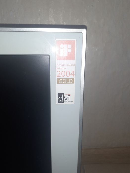 Монитор SONY SDM-HS74
