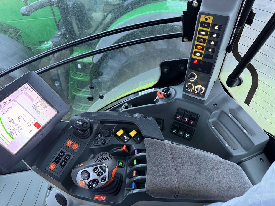 Продаж Claas Axion 920