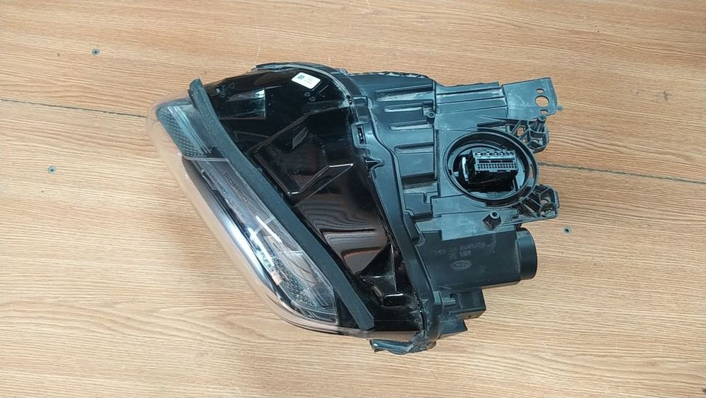 Porsche taycan фара  matrix ліва 9j1941085e