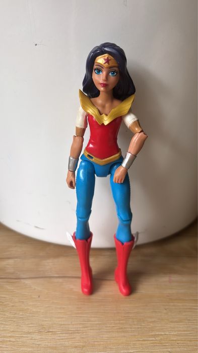 figurka Wonder Woman z serii DC Super Hero Girls Mattel