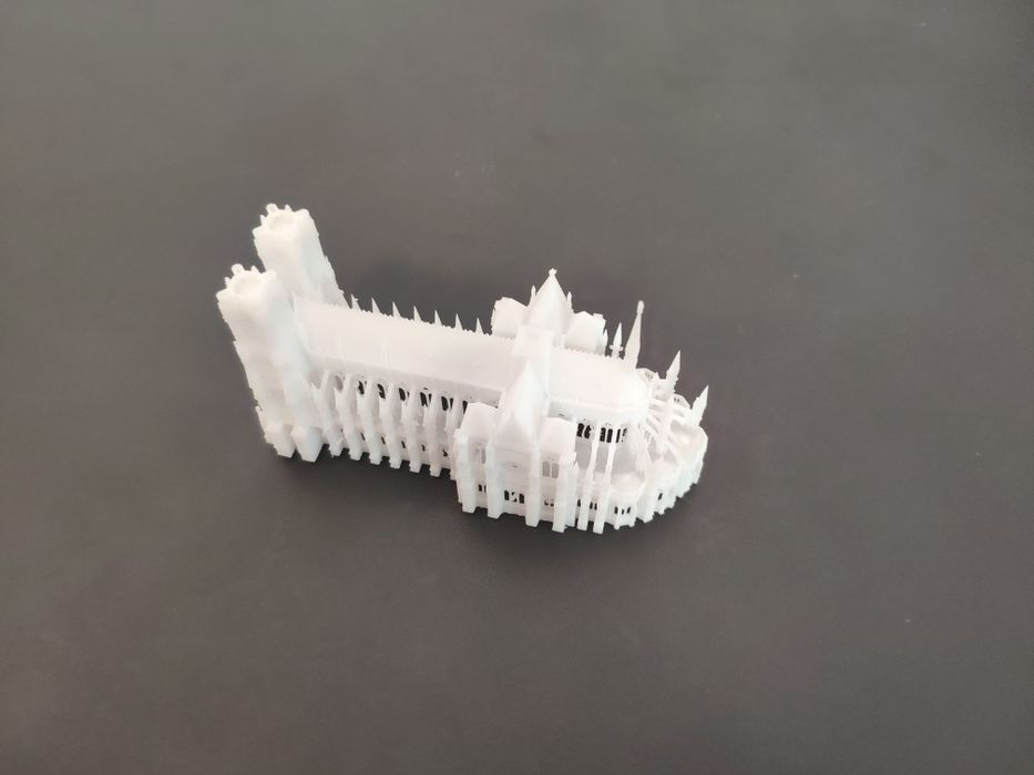 Model Katedry Notre-Dame druk 3D SLA makiety architektoniczne