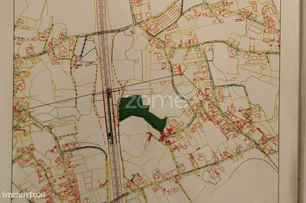 Arrendamento, montra de 91m frente para A1 Travanca S. Maria da Feira