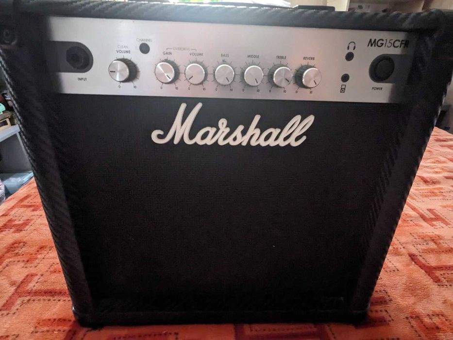 Продам електрогітару і пісдилювач Marshall MG 15 CFR