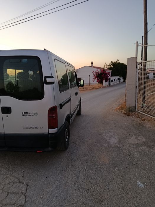 Carrinha de 9 lugares