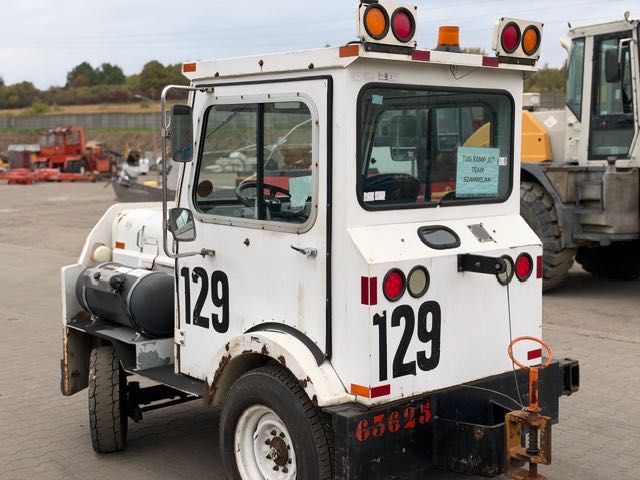 Tiger TUG MA5042LP CIĄGNIK BALASTOWY  do logistycznych baz transportowych tartaków kopalni