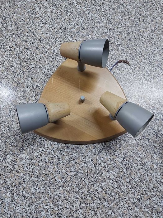 Candeeiros de teto e de mesa