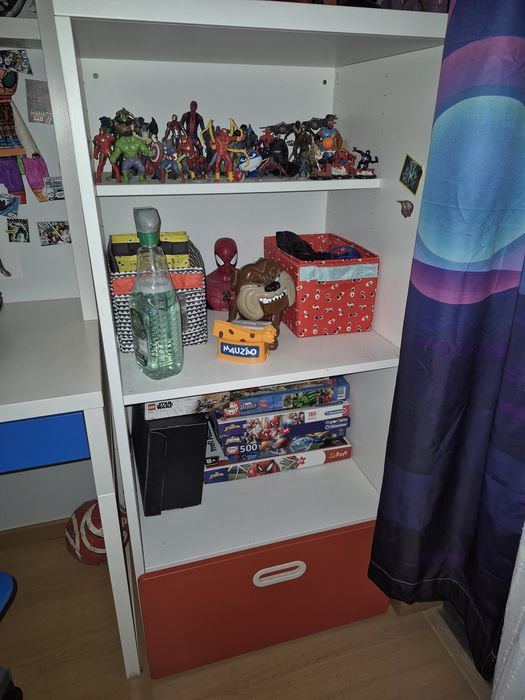 Estante infantil Ikea com gavetão