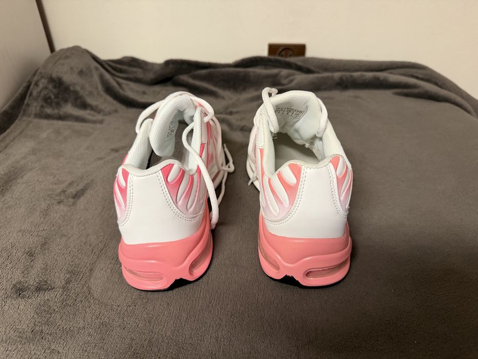 Buty sportowe damskie biało-różowe