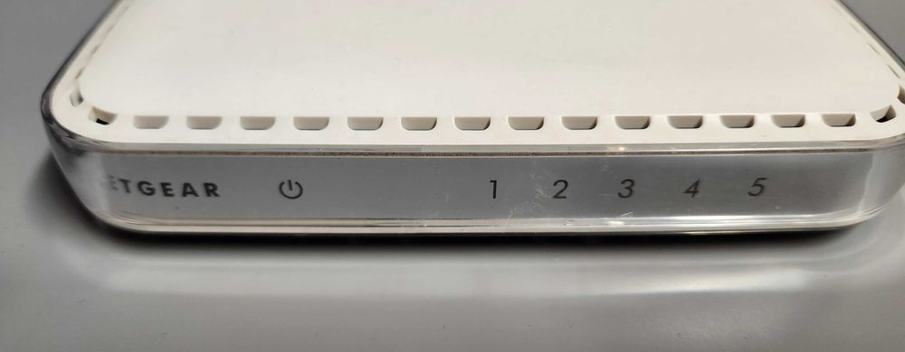 Switch Netgear GS605 - 5 Portas Gigabit (10/100/1000Mbps)