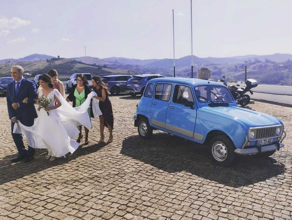 Carro clássico para casamentos / eventos / Renault 4L
