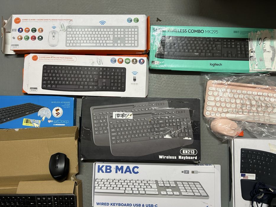 Блутуз/дротова клавіатура Logitech з мишкою