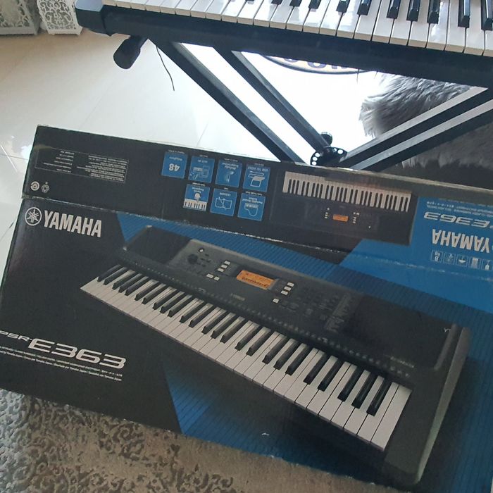 Keyboard Yamaha PSR E363
