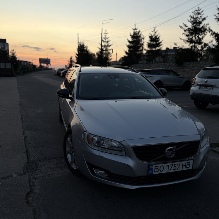 Volvo V70 надійний та комфортиний танк для подорожі