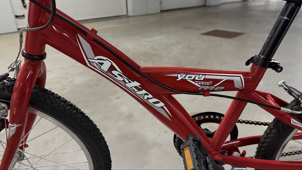 Bicicleta 20 polegadas cor vermelha como nova