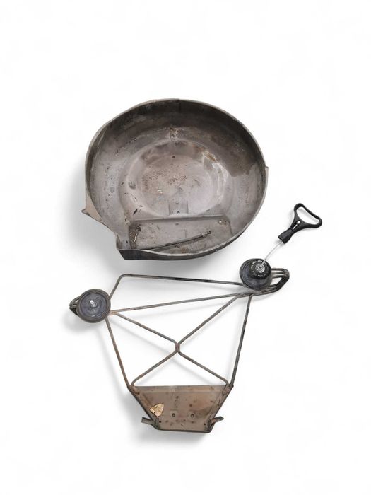 Kosz uchwyt mocowanie wanna kola zapasowego BMW Z3 roadster cabrio