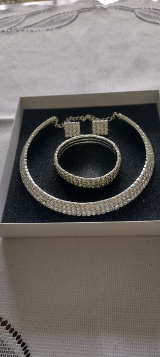 Nowy komplet biżuterii