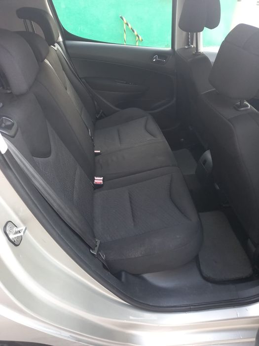 Peugeot Peugeot 308 HDi 90cv 

- *Ano:* [insira o ano, se soub